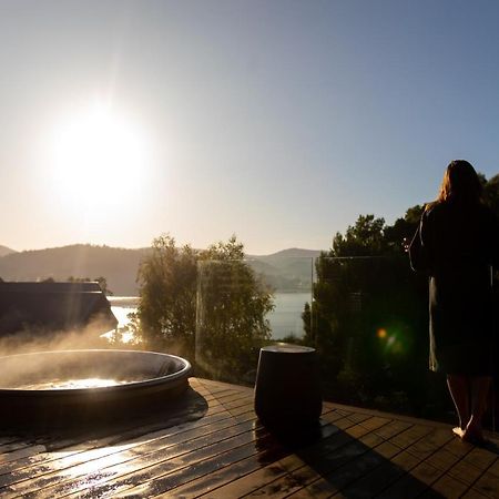 Woodland Bay Retreat-Hot Tub,Sauna And Bayview Hamptons Retreat Lymington Exterior foto