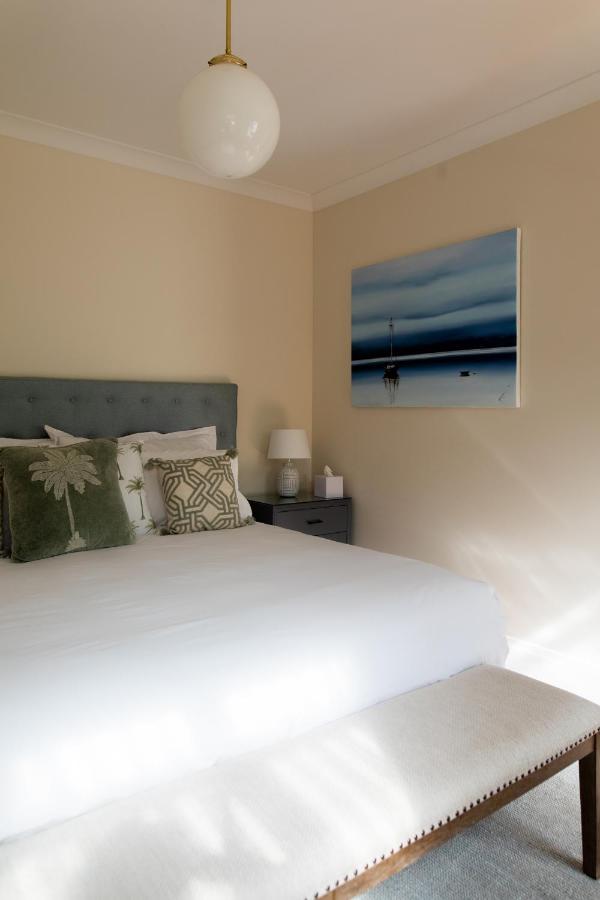 Woodland Bay Retreat-Hot Tub,Sauna And Bayview Hamptons Retreat Lymington Exterior foto